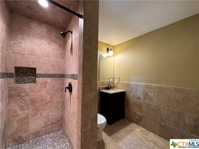 818 W Hopkins St unit A, San Marcos, TX 78666 - photo 5