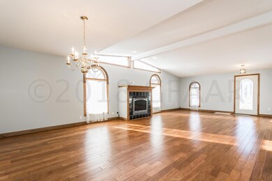 1312 N Front St Crookston MN-large-003-1