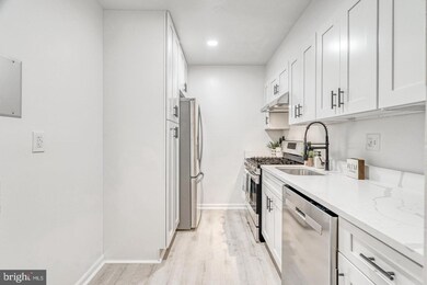 10720 West Dr unit 303, Fairfax, VA 22030 - photo 4