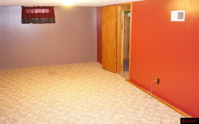 1026 N State St, New Ulm, MN 56073 - photo 5