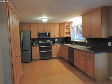 6408 NE 52nd St, Vancouver, WA 98661 - photo 4