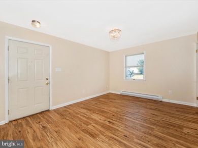 28 W Wilson Blvd, Hagerstown, MD 21740 - photo 2