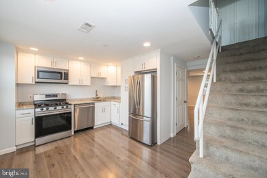 3212 Tartarian Ct, Halethorpe, MD 21227 - photo 5