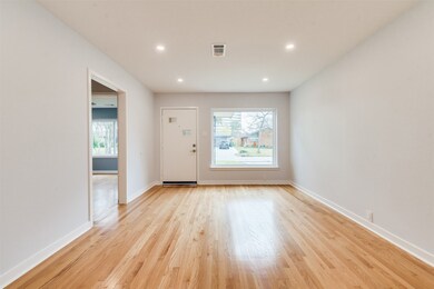 1226 W 30th St, Houston, TX 77018 - photo 7