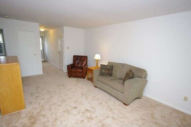 48 Belfast Dr, North Wales, PA 19454 - photo 3