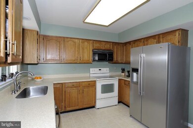 7809 Flagstone Ct, Ellicott City, MD 21043 - photo 2