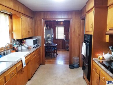 102 W Riggy Ave, West Terre Haute, IN 47885 - photo 5