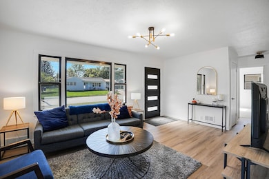 1742 Sager Ave, Waterloo, IA 50701 - photo 4