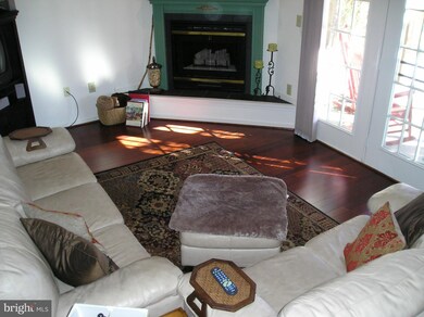 1369 Lindsay Ln, Hagerstown, MD 21742 - photo 3