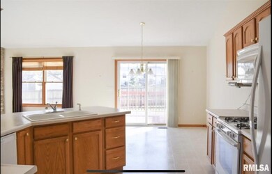 2033 W 59th St, Davenport, IA 52806 - photo 3