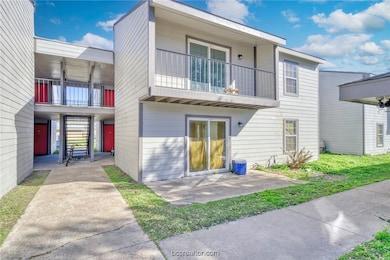 2000 Kazmeier Plaza unit 13, Bryan, TX 77802 - photo 2