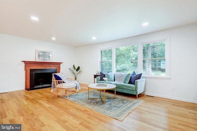 115 W Bishop Hollow Rd, Media, PA 19063 - photo 3