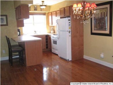 65 Elmwood Park Dr unit 27, Staten Island, NY 10314 - photo 4