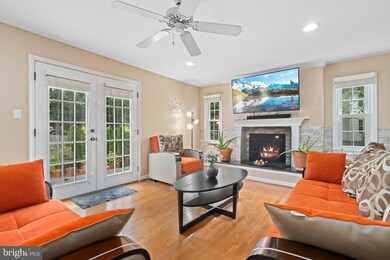 3512 Honey Locust Ct, Fairfax, VA 22033 - photo 5