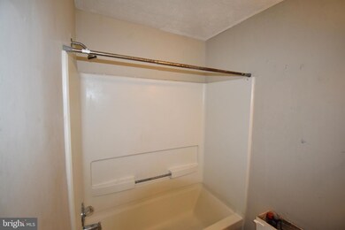 2932 Charredwood Dr, District Heights, MD 20747 - photo 7