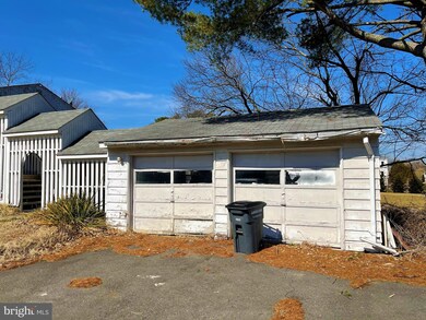 12930 Oxon Rd, Herndon, VA 20171 - photo 5