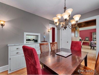 Dining rm w service counter