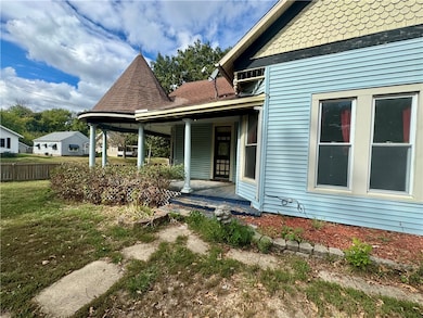 812 S 4th St, Effingham, IL 62401 - photo 3