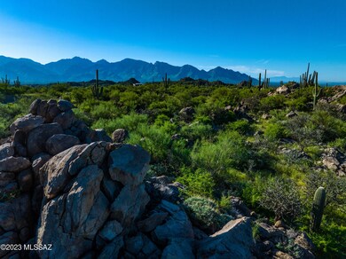 Hug the boulders and enjoy Mtn Views