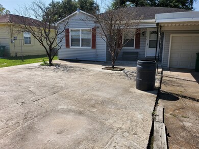 7331 Farnsworth St, Houston, TX 77022 - photo 3