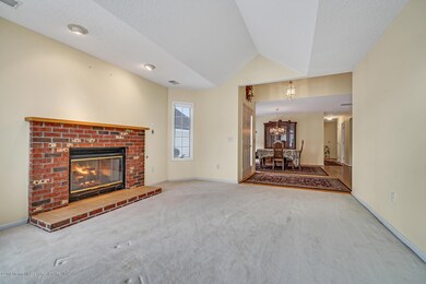 2320 N Chanticleer Ct Toms-large-027-29-