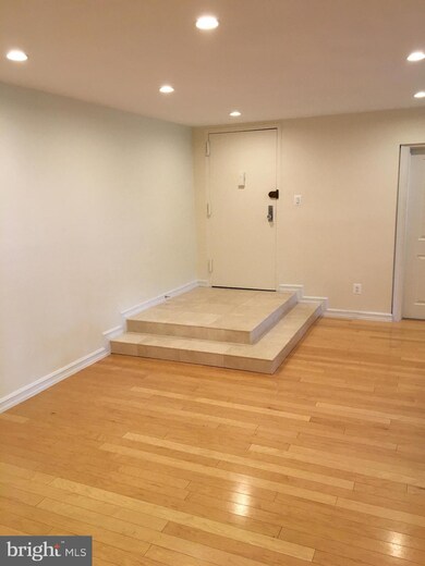 11248 Chestnut Grove Square unit 151, Reston, VA 20190 - photo 6