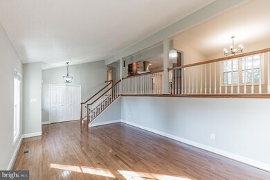 2840 Edgelea Rd, Vienna, VA 22181 - photo 3