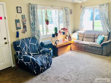 70 S 900 W, Blackfoot, ID 83221 - photo 2