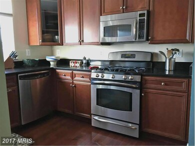 4081 S Four Mile Run Dr unit 402, Arlington, VA 22204 - photo 5