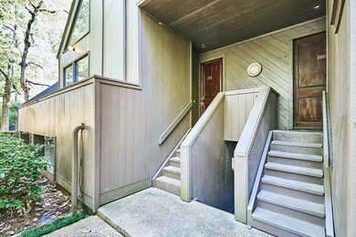 378 Litchfield Ln, Houston, TX 77024 - photo 3