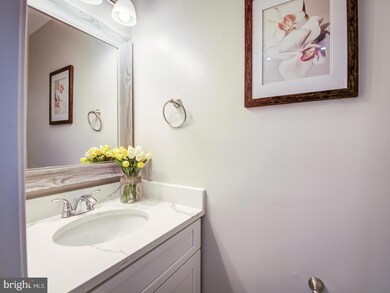 2724 Manorhaven Ct, Alexandria, VA 22306 - photo 3