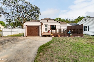 Front 902 E Ave F