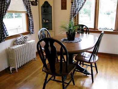 Kitchen Eat in area