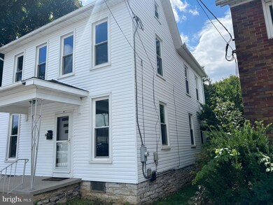 8 E Carpenter Ave, Myerstown, PA 17067 - photo 3