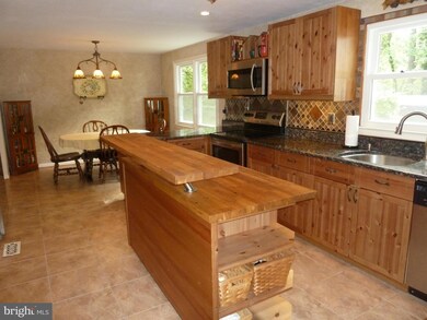 12751 Kinship Dr, Herndon, VA 20171 - photo 7