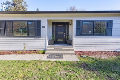 1835 NW Candler Ave, Grants Pass, OR 97526 - photo 3