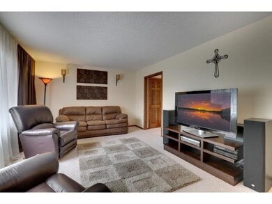 10380 Nathan Ln N, Maple Grove, MN 55369 - photo 4