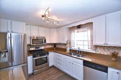 6 Bloomingdale Dr, Nashua, NH 03064 - photo 3