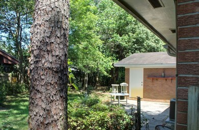 8005 Jamaica Rd N, Jacksonville, FL 32216 - photo 3