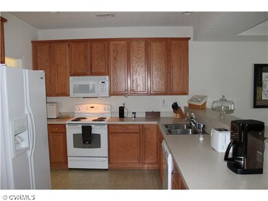 Kitchen - Lots of counter space and cabinets in th