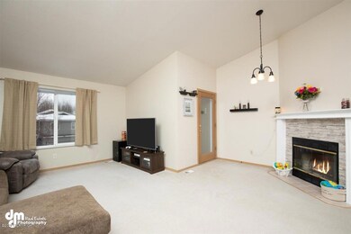 05-Living Room 20200321-DW-2096-Edi