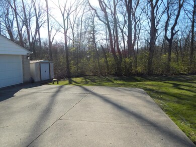 1625 Riverbend Rd, Columbus, OH 43223 - photo 3