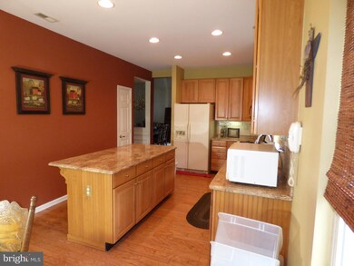 54 Black Eyed Susan Rd unit 323, Langhorne, PA 19047 - photo 5