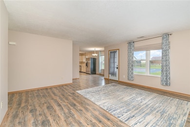 6044 Sean Cir, Blanchester, OH 45107 - photo 5