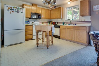 3425 SW Quartz Place, Redmond, OR 97756 - photo 7