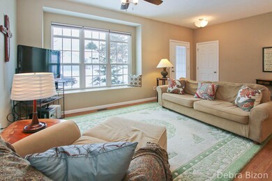 5652 Copper Sands Living w front door -