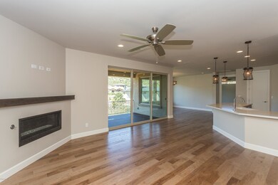 005_Living Room