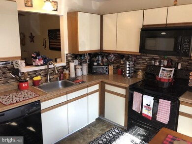 5118 W Woodmill Dr, Wilmington, DE 19808 - photo 4