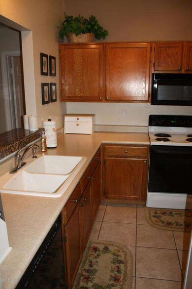 1936 E Citation Ln unit 19, Tempe, AZ 85284 - photo 6