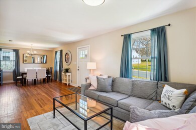 2706 Lindell St, Silver Spring, MD 20902 - photo 6